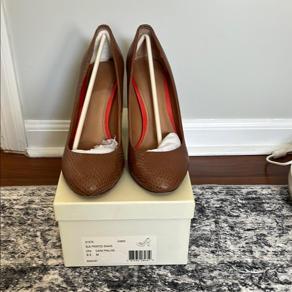 Coach Elegant Brown Pumps